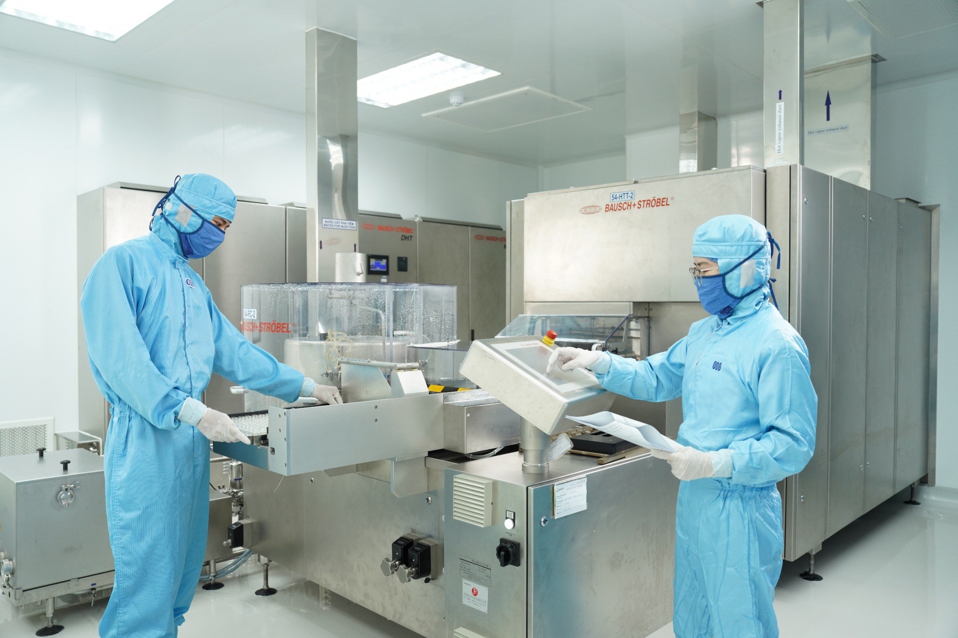 Vietnam accelerates in high-tech pharmaceutical race