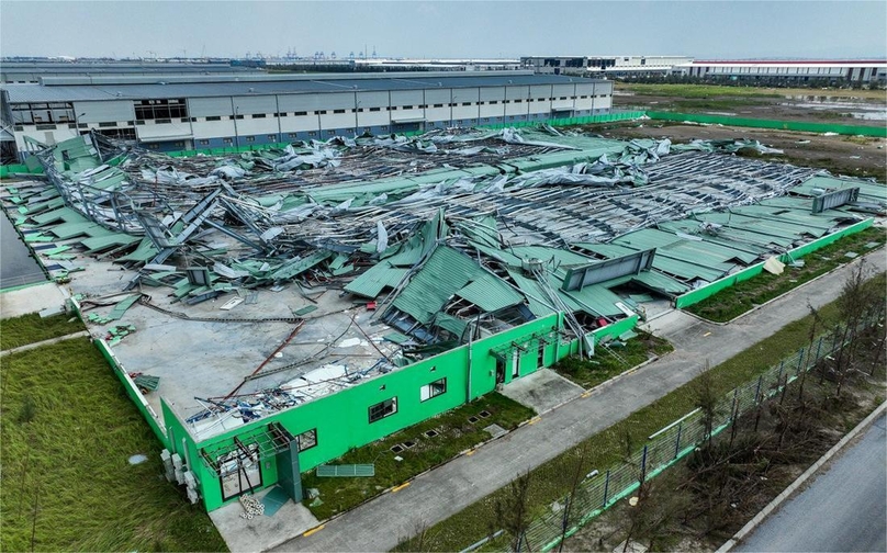 Part of a Thanh Thanh Cong-Bien Hoa Joint Stock Company factory in Nam Dinh Vu Industrial Park collapsed due to Yagi typhoon, September 2024. Photo courtesy of Tuoi Tre (Youth) newspaper.