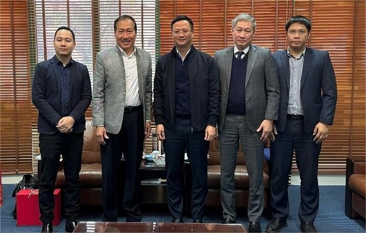 Country director of Boeing Vietnam Michael Nguyen (left, second) at a meeting with the CAAV in Hanoi on February 12, 2025. Photo courtesy of CAAV.