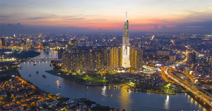 A corner of Ho Chi Minh City at night. Photo courtesy of Tuoi Tre (Youth) newspaper.