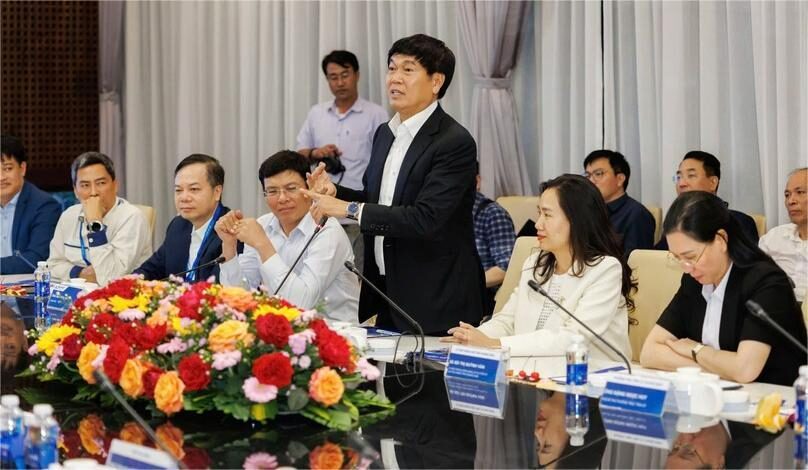 Chairman of Hoa Phat Group Tran Dinh Long speaks at a working session with Prime Minister Pham Minh Chinh in Quang Ngai province, central Vietnam, Febraury 9, 2025. Photo by The Investor/Thanh Van.