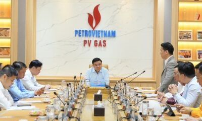 Petrovietnam chairman Le Manh Hung (center) and PV Gas CEO Pham Van Phong (standing) at a working session in Ba Ria-Vung Tau province, southern Vietnam on February 3, 2025. Photo courtesy of Petrovietnam.