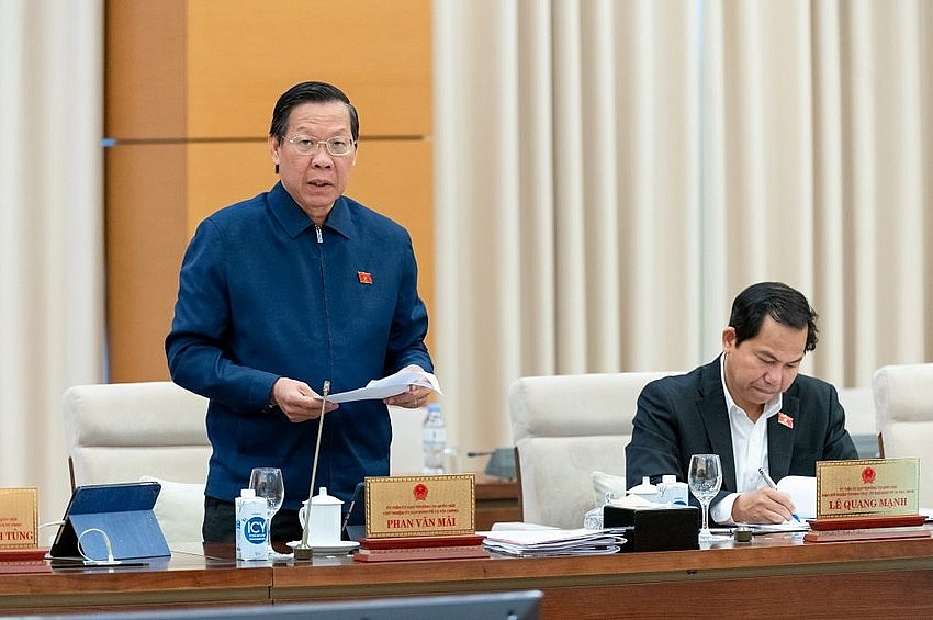 Phan Van Mai, chairman of the National Assembly's Economic and Financial Committee speech at the Standing Committee of the National Assembly's meeting. Photo: National Assembly