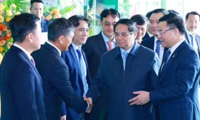 Prime Minister Pham Minh Chinh (second from left) attends Petrovietnam's year-end review conference (Photo: VNA)