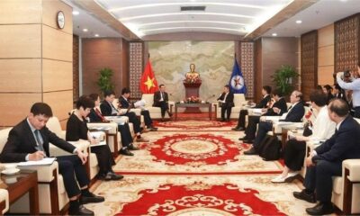 Delegations of EVN (left) and CPECC at a meeting in Hanoi on March 5, 2025. Photo courtesy of EVN.