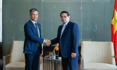 Prime Minister Pham Minh Chinh (right) receives Long Son Petrochemicals' general director Kulachet Dharachandra in Ba Ria-Vung Tau province on March 20, 2025. Photo courtesy of the government's news portal.