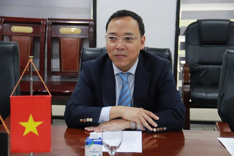 Deputy Minister of Industry and Trade Nguyen Hoang Long at a working session in Hanoi on March 5, 2025. Photo courtesy of Cong Thuong (Industry & Trade) newspaper.